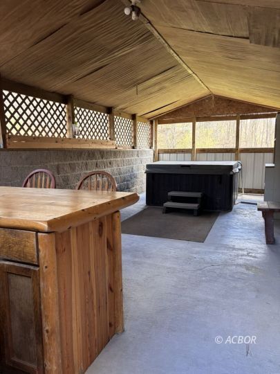 Property Photo: 759 Fairgreens Rd OH 45640