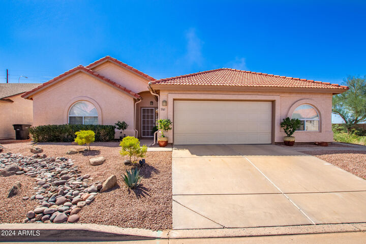 1543 E Gleneagle Drive  Chandler AZ 85249 photo