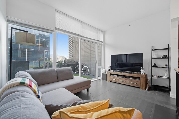 Property Photo:  522 W 8th Avenue 209  BC V5Z 0A9 