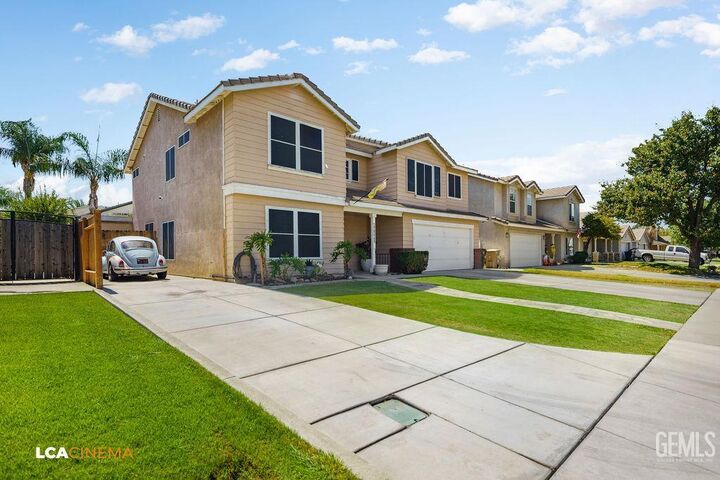 Property Photo:  11519 Show Ring Lane  CA 93312 