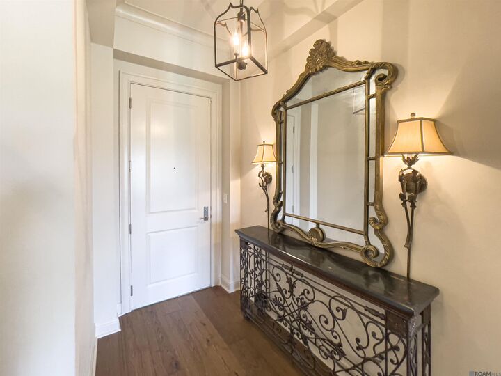 Property Photo:  998 Stanford Ave #206  LA 70808 