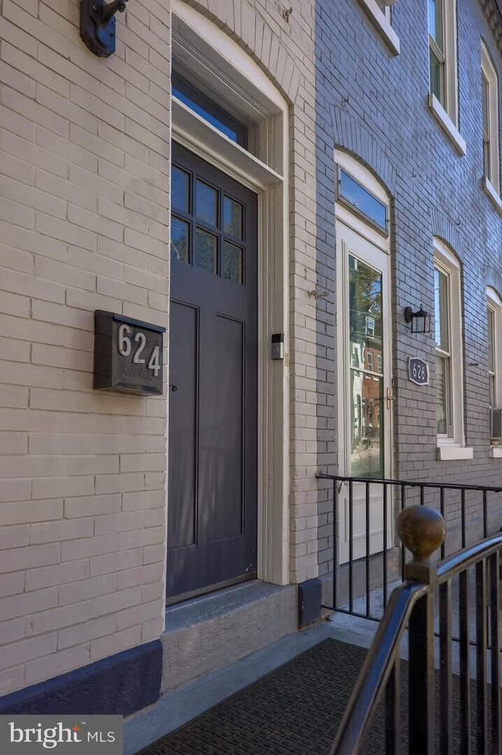 Property Photo: 624 W Vine Street PA 17603