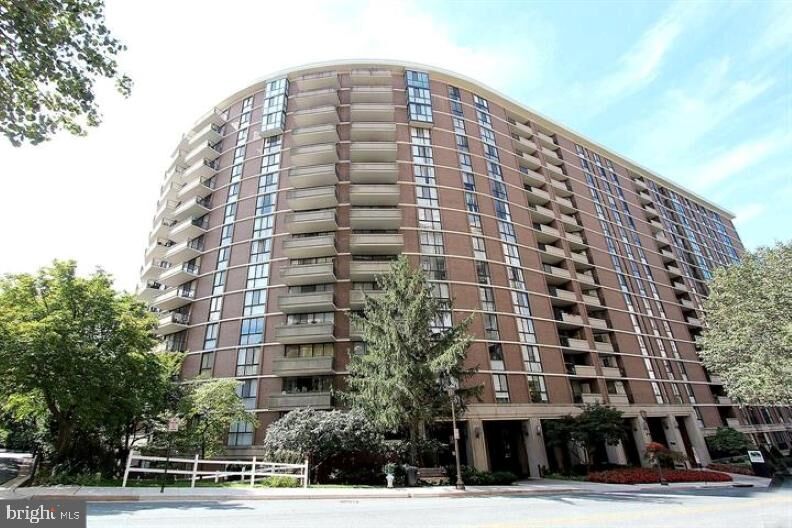 Property Photo: 4620 N Park Avenue 1611 E MD 20815