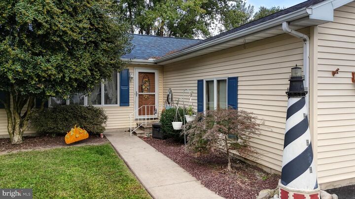 Property Photo:  6 Brandywine Road  DE 19963