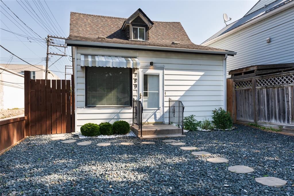 Property Photo: 189 Jefferson Avenue MB R2V 0M3