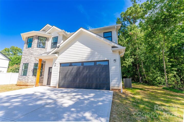 Property Photo:  9818 Hood Road  NC 28215 