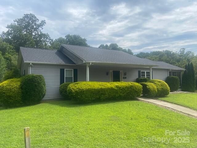 Property Photo:  710 Conley Place NW  NC 28645 