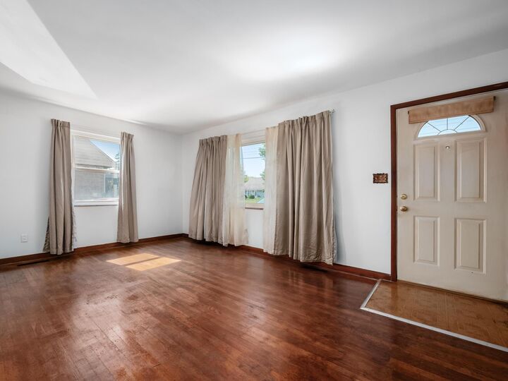 Property Photo:  796 Demorest Road  OH 43204