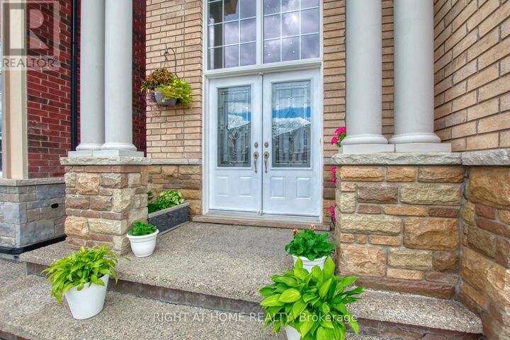 Property Photo:  117 Chartwell Circle  ON L9A 0C4 
