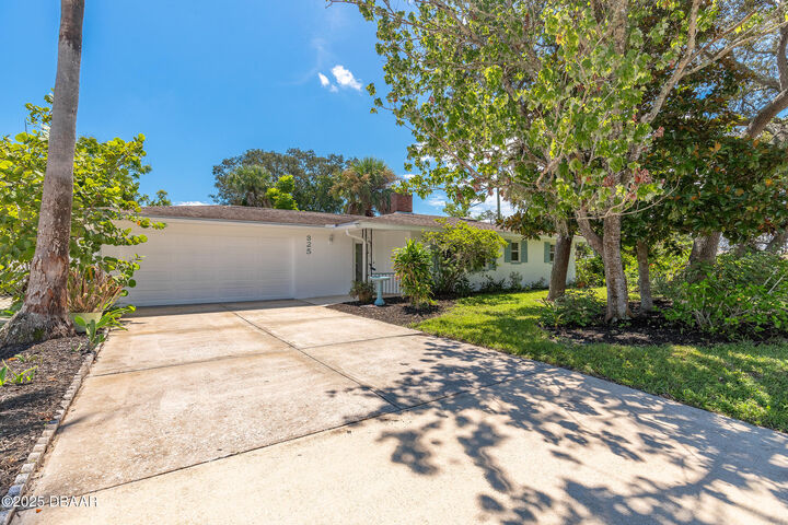 Property Photo:  325 Acacia Drive  FL 32127 