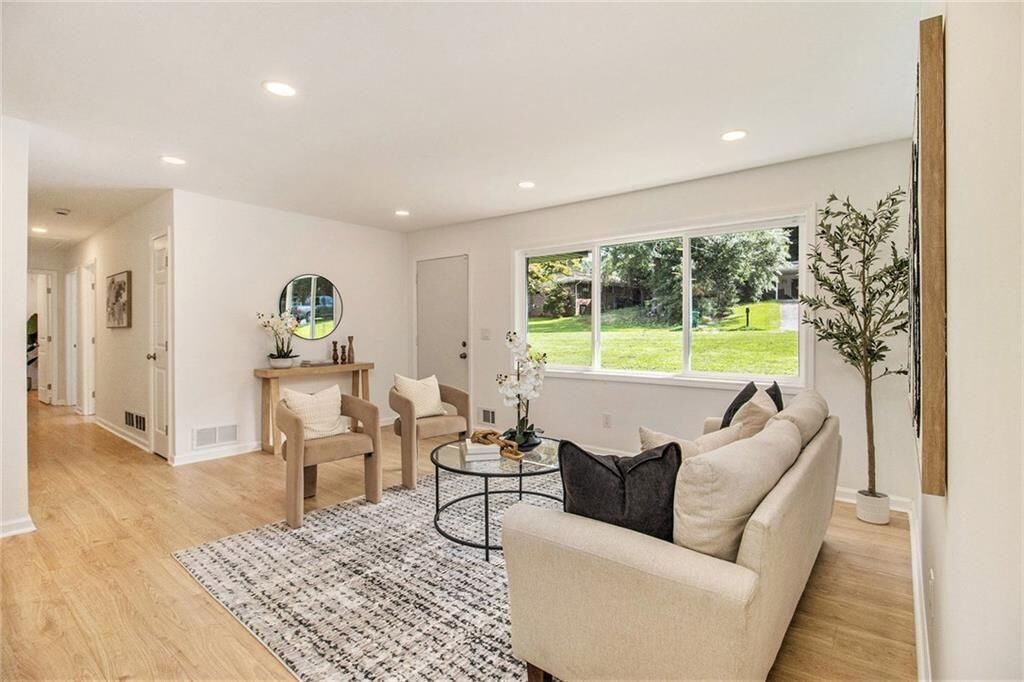 Property Photo:  1667 Atherton Circle  GA 30035 