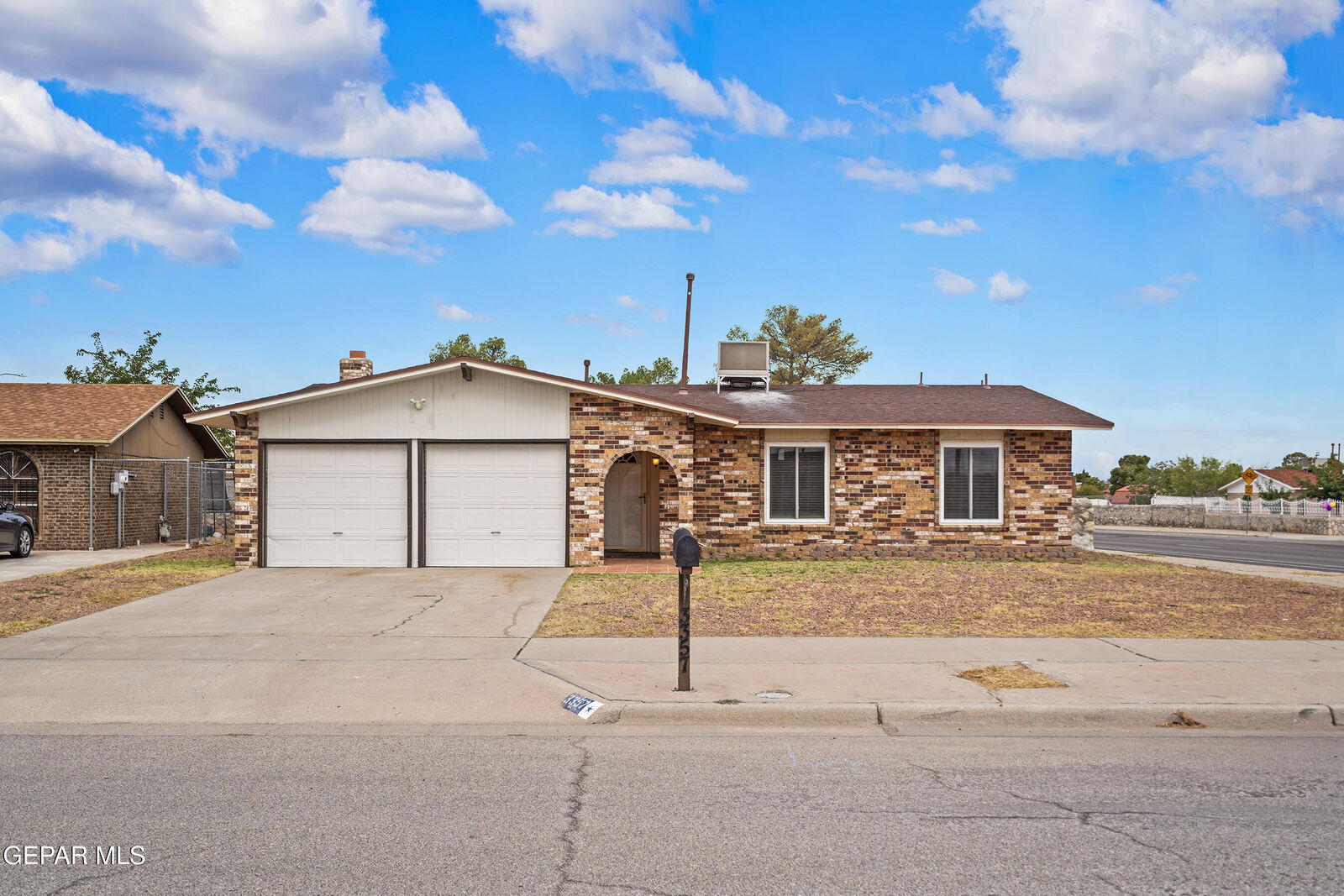 Property Photo:  