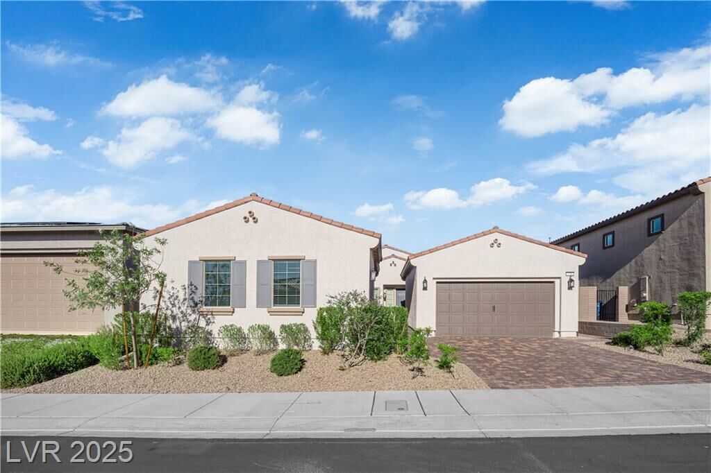Property Photo: 720 Webber Park Street NV 89011