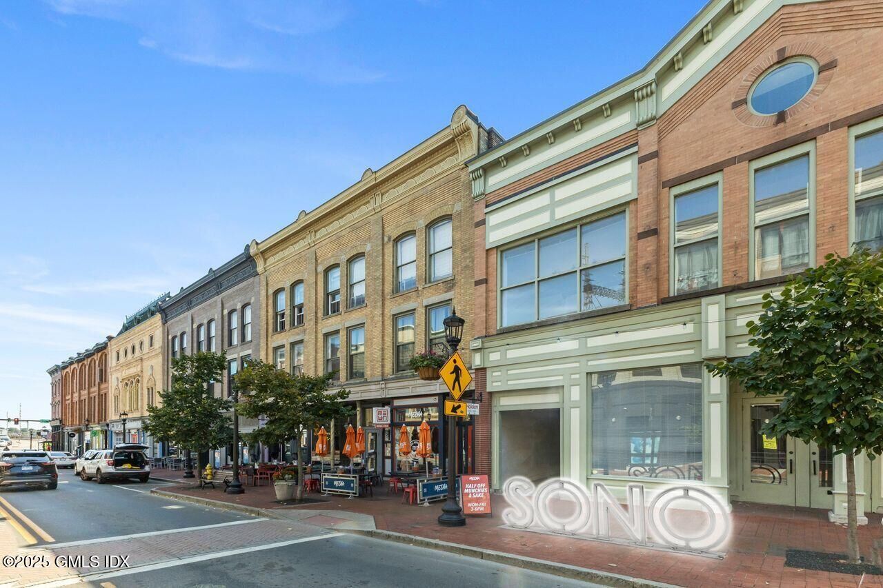 Property Photo:  110 Washington Street 202  CT 06854 