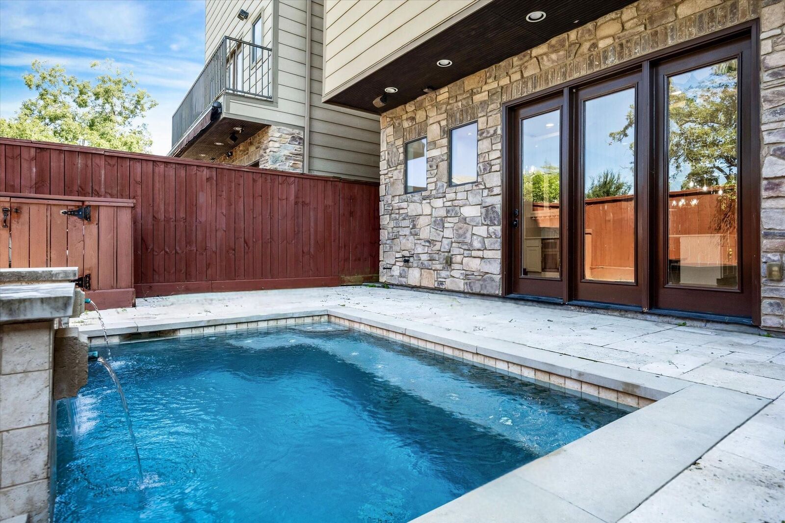 Property Photo: 404 Fenn Street B TX 77018