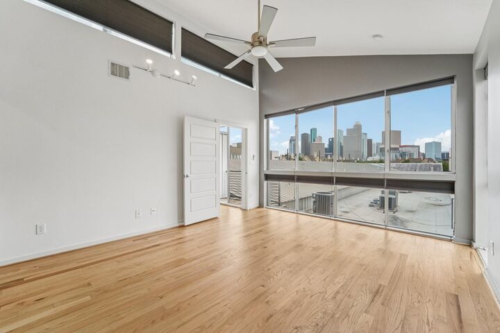 Property Photo:  1601 W Webster Street 18  TX 77019 