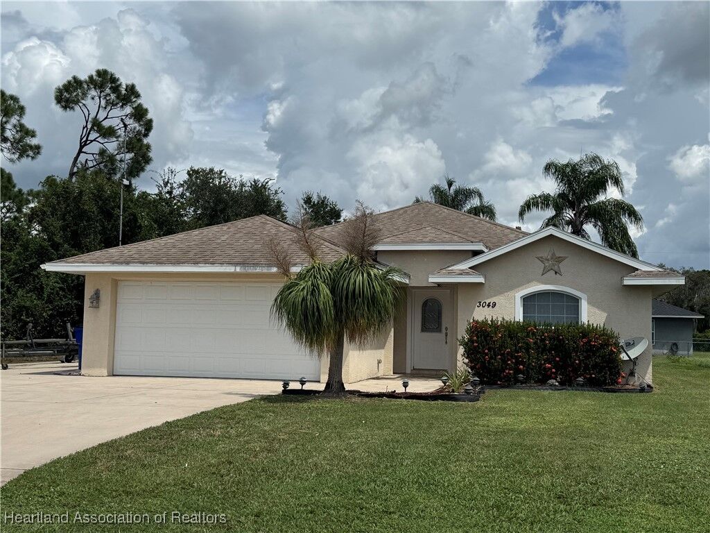 Property Photo:  3049 Morning Glory Drive  FL 33852 