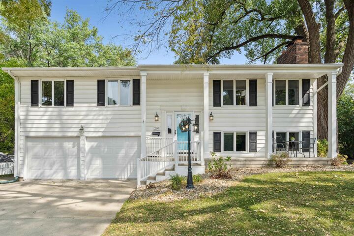 209 Graceline Boulevard  Waterloo IA 50701 photo