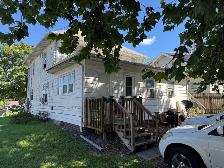 Property Photo:  1464 E 14th Street  IA 50316 