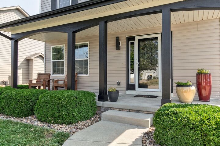 Property Photo:  1975 SE Greentree Drive  IA 50263 