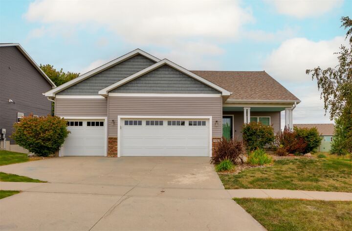 Property Photo:  9641 Valley Parkway  IA 50131 