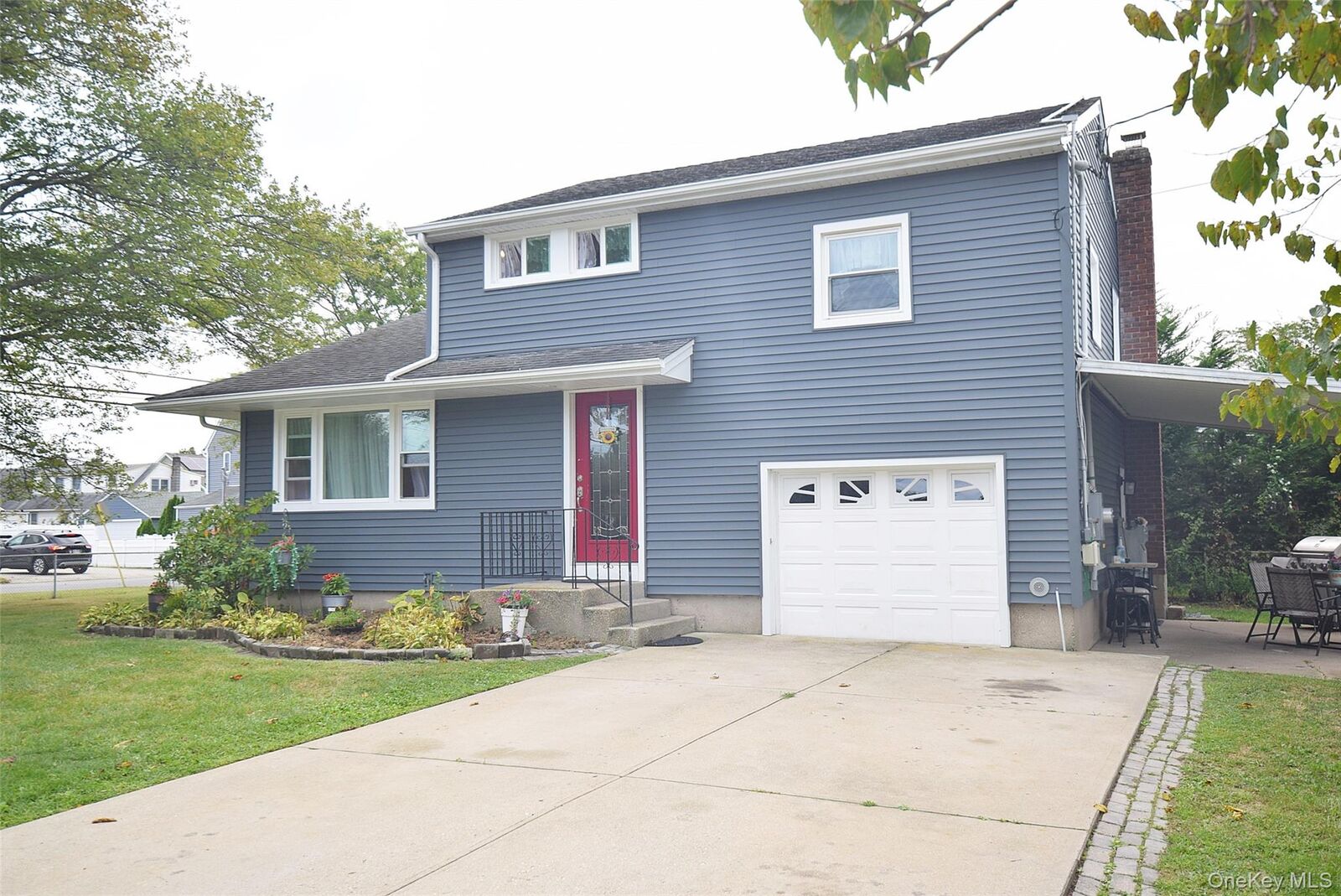 Property Photo:  200 Cedar Lane  NY 11702 