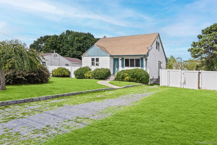 Property Photo:  7 Montgomery Street  NY 11717 