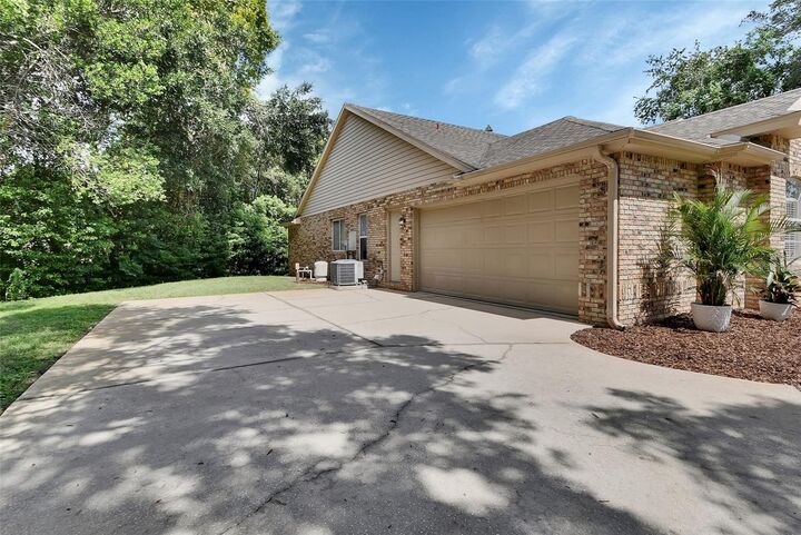Property Photo: 1017 Pearl Tree Road FL 32725