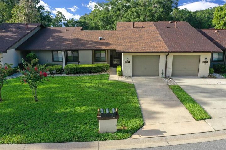 Property Photo:  3704 NE 17th Street  FL 34470 