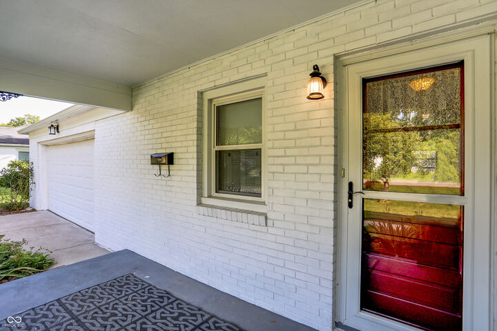 Property Photo:  936 Sunset Drive  IN 46011 