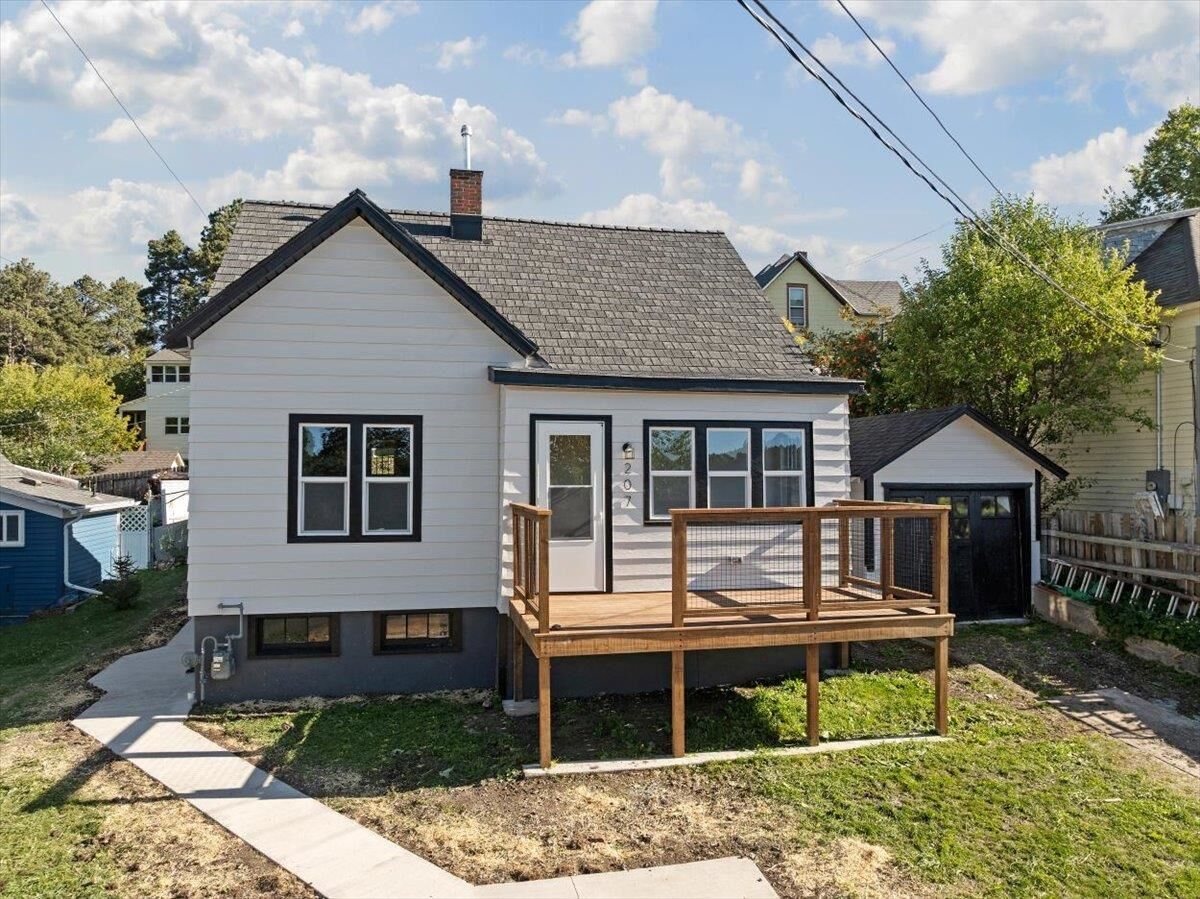 Property Photo: 207 E Summit Street SD 57754