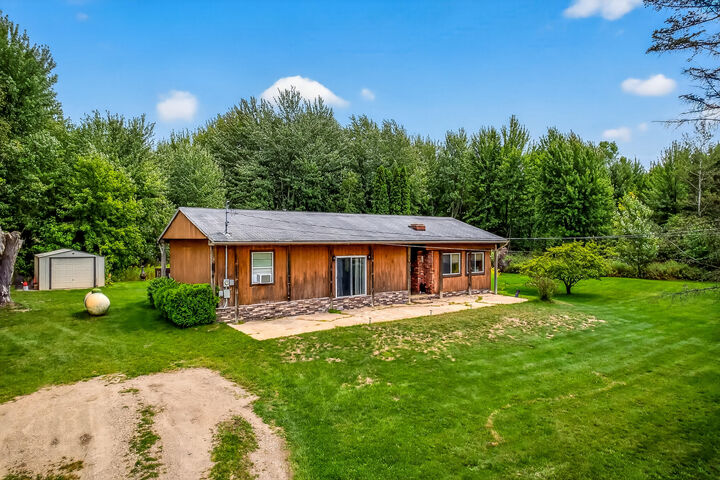 Property Photo:  522 S Ravenna Road  MI 49451 