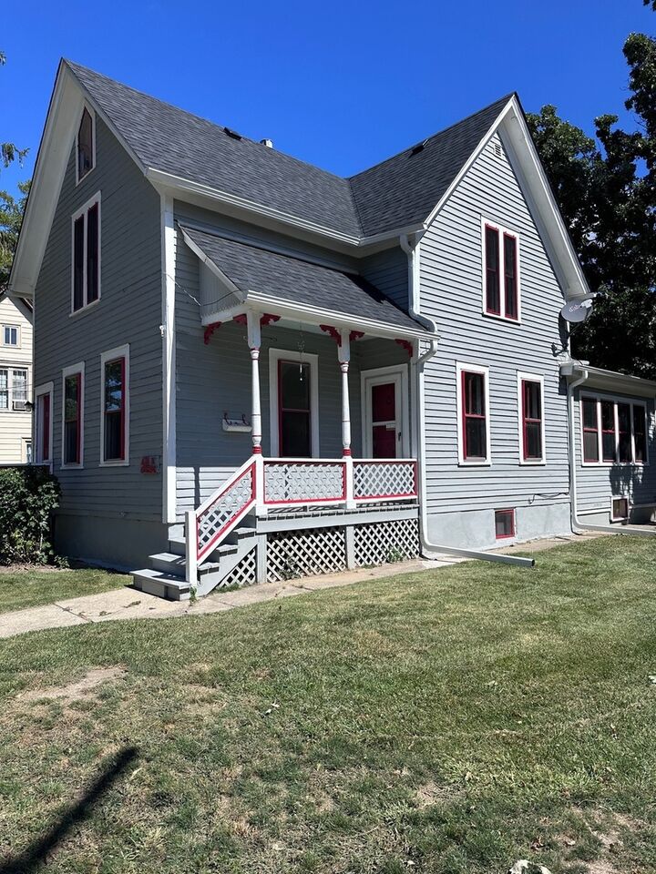 Property Photo:  431 N Crystal Street  IL 60123 