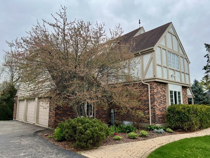 Property Photo:  2107 Harrow Gate Drive  IL 60010 