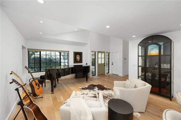 Property Photo: 589 W Grandview Avenue CA 91024