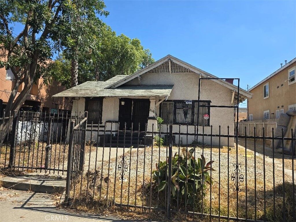 Property Photo: 3904 Dalton CA 90062