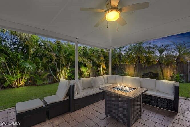 Property Photo: 637 103rd Avenue N FL 34108