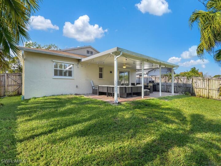 Property Photo: 637 103rd Avenue N FL 34108