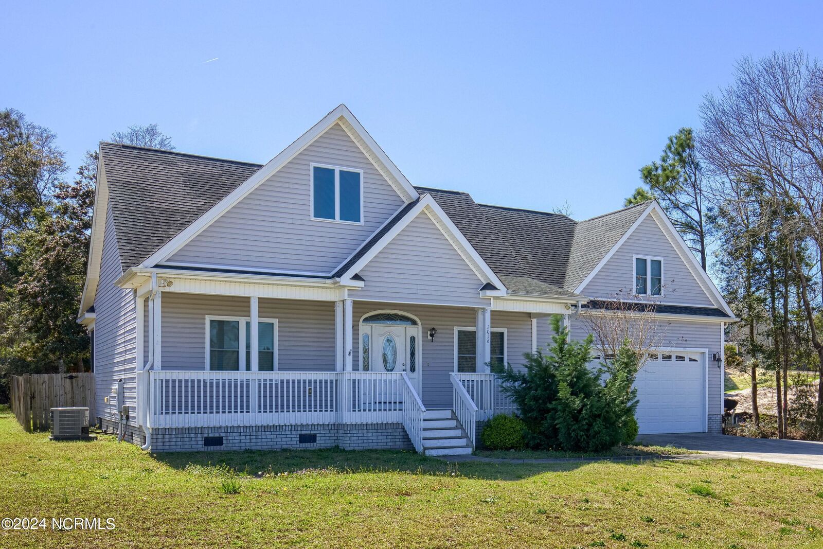 Property Photo:  1016 Meridian Drive  NC 28460 