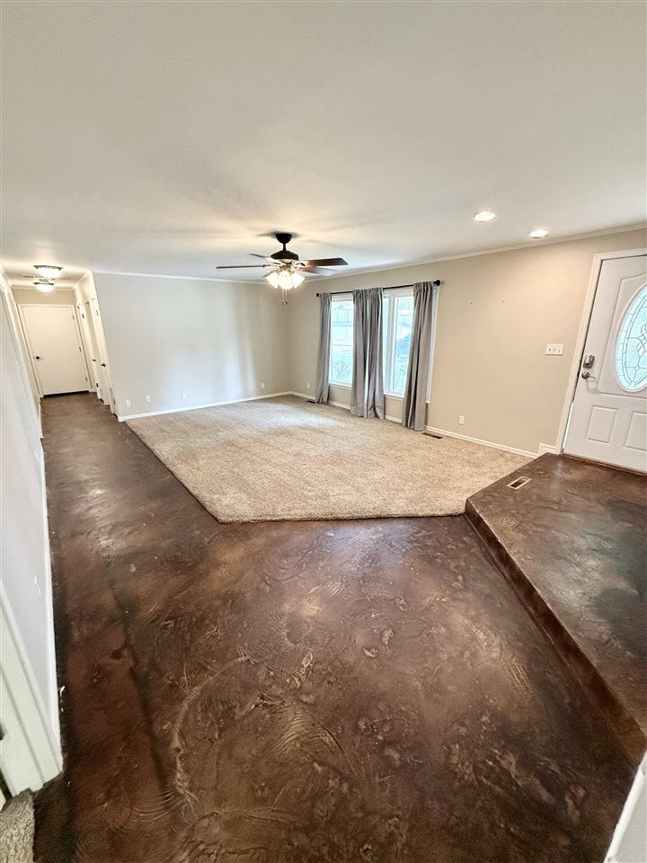 Property Photo:  504 E Padon Ave  OK 74631 