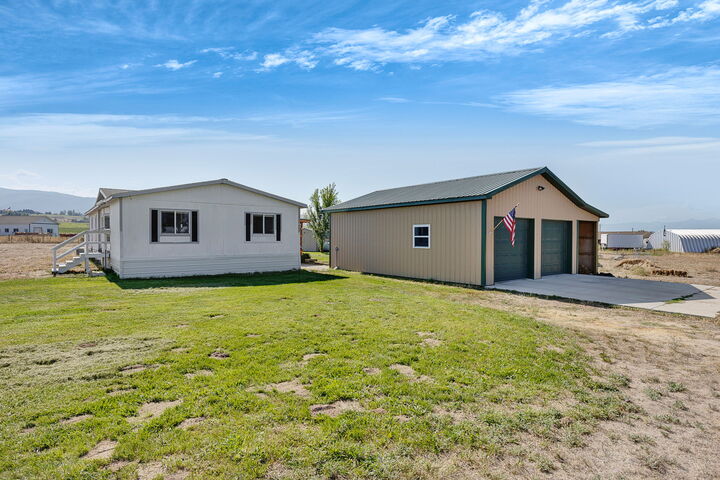 Property Photo:  1117 Hanlan Lane  MT 59870 