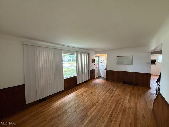 Property Photo: 1156 Haverston Road OH 44124
