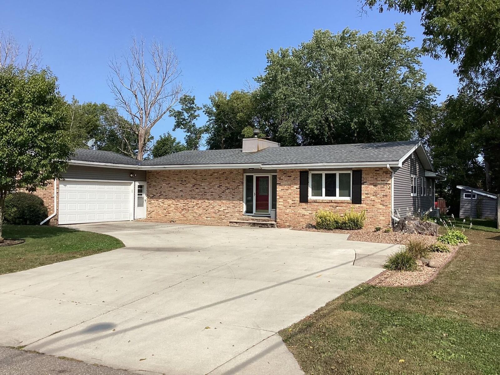 Property Photo:  1518 Elm Street  MN 56007 