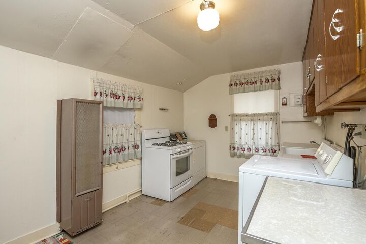 Property Photo: 1001 10th Avenue S MN 56301