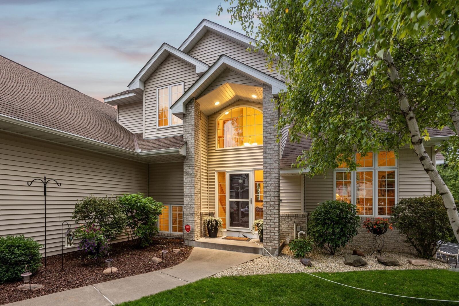 Property Photo:  9491 Kirkwood Way N  MN 55369 