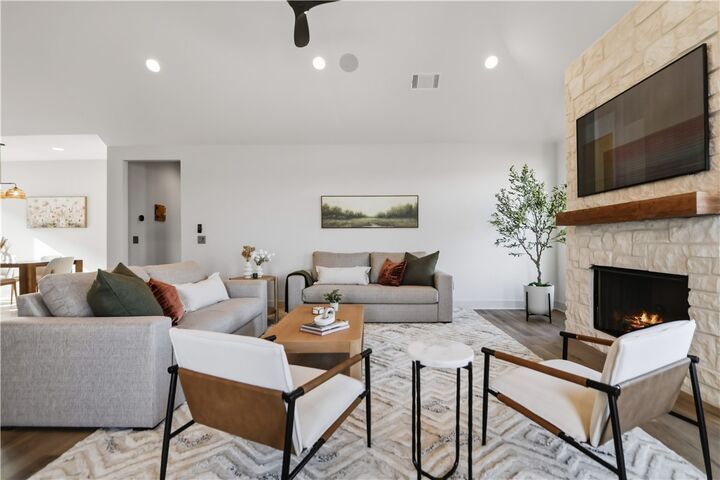 Property Photo: 910 Thornwood Place AR 72713