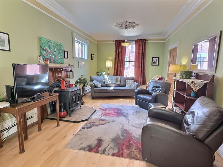 Property Photo: 206 Sydney Street PE C1A 1G8