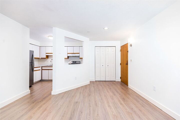 Property Photo: 22 Railroad St 202 MA 01810