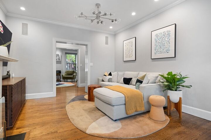 Property Photo:  135 W Concord Street 1  MA 02118 