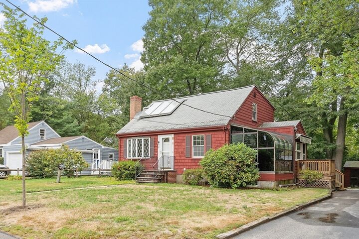 Property Photo:  71 Wescroft Road  MA 01867 